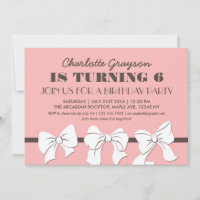 Invitación de cumpleaños con lazos y cintas rosas