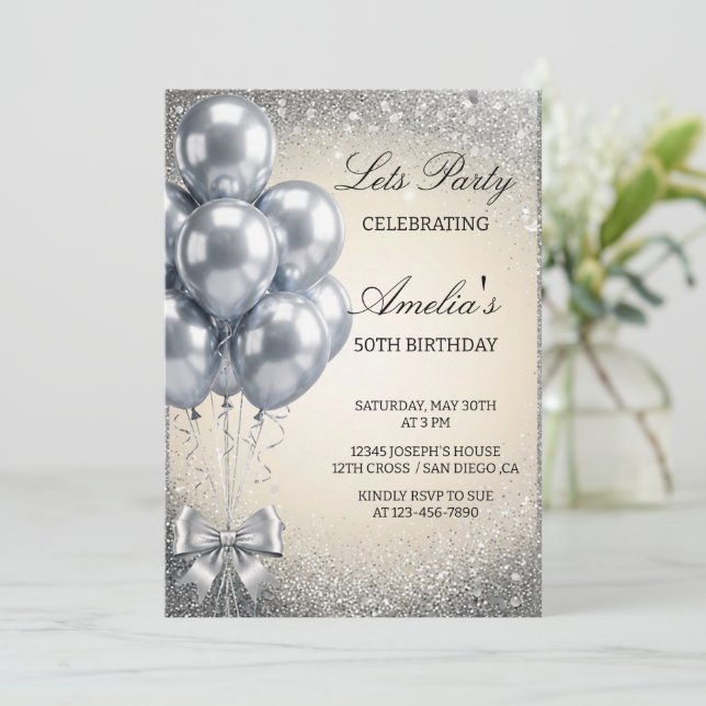 Invitación de cumpleaños con lentejuelas de plata  (Anverso de pie)
