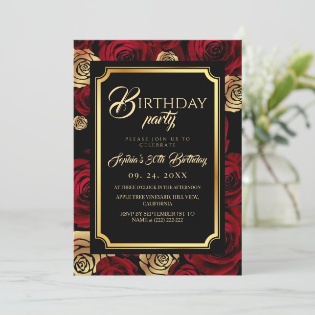 Invitación de cumpleaños con rosas de Borgoña (Anverso de pie)