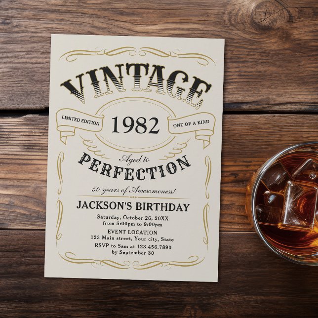 Invitación de cumpleaños con tema de Whiskey Age V (Any Age Whiskey themed surprise 50th birthday Invitation gold beige)