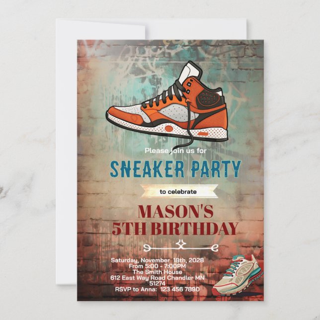 invitación de cumpleaños con temática de zapatilla (Anverso)