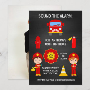 Invitación de cumpleaños con tiza para bombero con