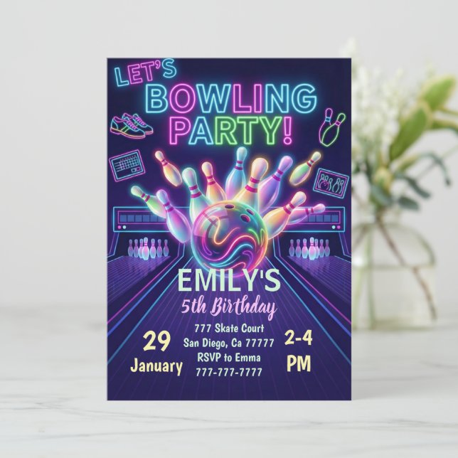 Invitación de cumpleaños de bolos ¡Golpea y diviér (Anverso de pie)