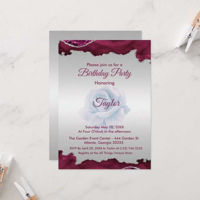 Invitación de cumpleaños de Borgoña y Plata (Anverso/Reverso In Situ)