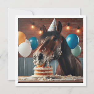 Invitación de cumpleaños de caballo comiendo paste