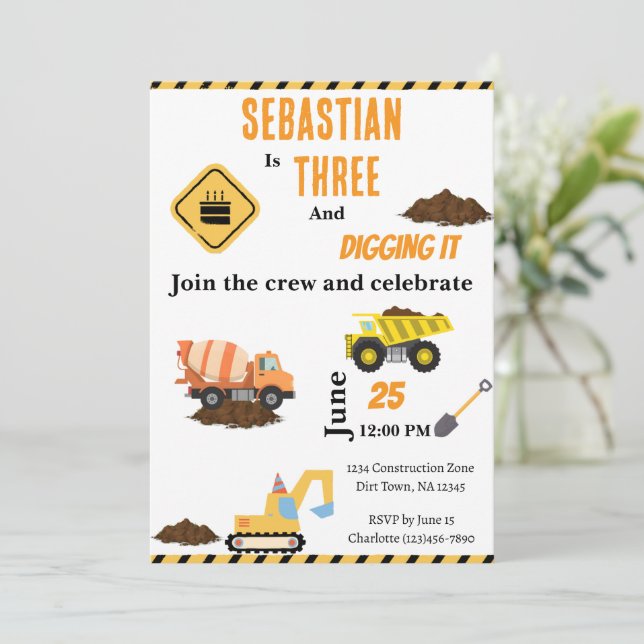 Invitación de cumpleaños de camión de construcción (Anverso de pie)