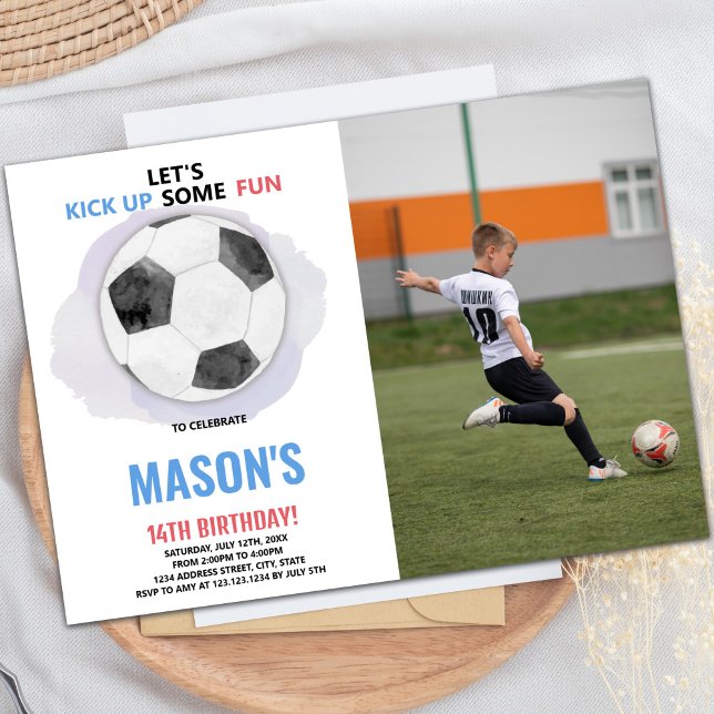 Invitación de cumpleaños de Center Ball Soccer con (Center Ball Soccer Birthday Invitations with photo)