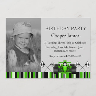 Invitación de cumpleaños de coche de carreras verd