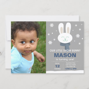 Invitación de cumpleaños de conejo de nieve azul c