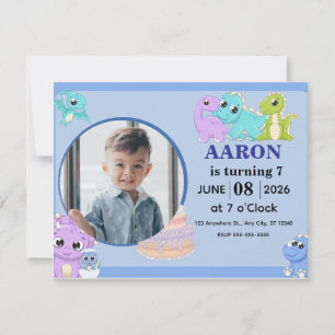 Invitación de cumpleaños de dinosaurio azul feliz