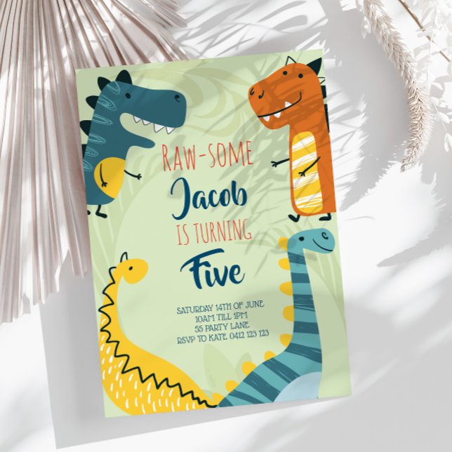 Invitación de cumpleaños de dinosaurio crudo (Subido por el creador)