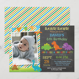 Invitación de cumpleaños de dinosaurio en pizarra 