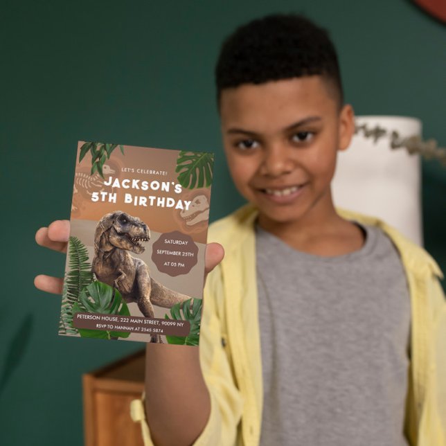 Invitación de cumpleaños de dinosaurio realista (Subido por el creador)