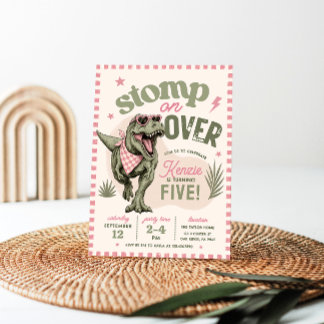 Invitación de cumpleaños de dinosaurio rosa