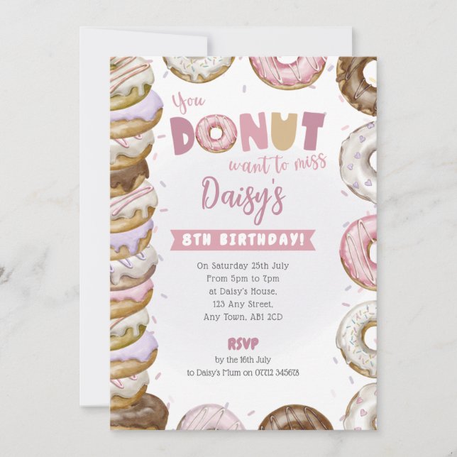 Invitación de cumpleaños de donas apiladas rosa y  (Anverso)