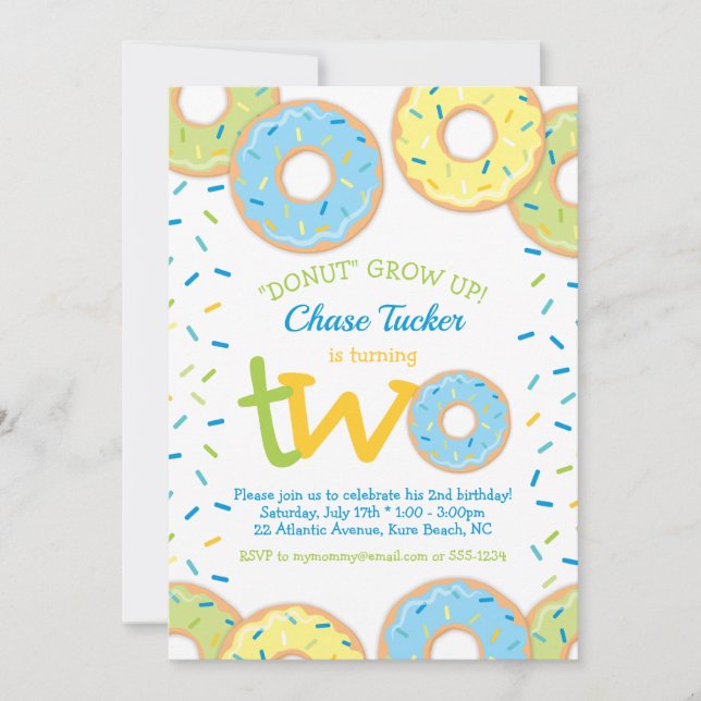 Invitación de cumpleaños de Donut Chico rociado (Anverso)