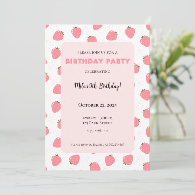 Invitación de cumpleaños de fresa (Anverso de pie)
