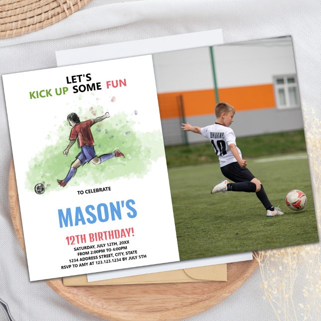 Invitación de cumpleaños de fútbol en curso con fo (Running Soccer Birthday Invitations with photo)