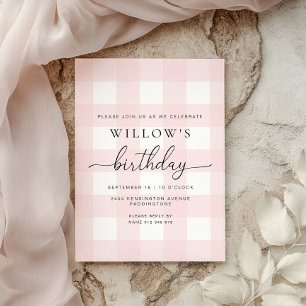 Invitación de cumpleaños de gingham rosa