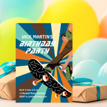 Invitación de cumpleaños de monopatín retro