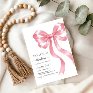 Invitación de cumpleaños de niña con lazo rosa
