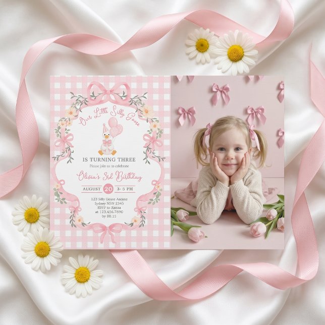 Invitación de cumpleaños de niña con lazo rosa Sil (Subido por el creador)