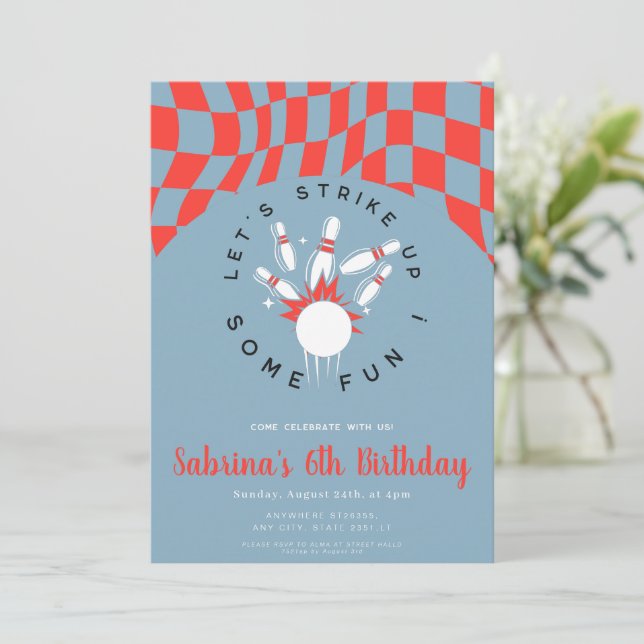 invitación de cumpleaños de niño de bolos roja y a (Anverso de pie)