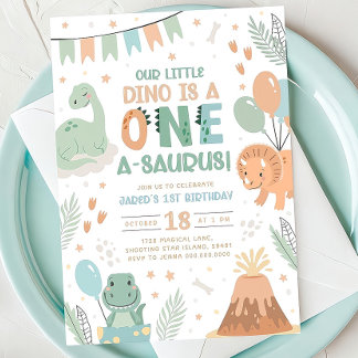 Invitación de cumpleaños de Pastel Dinosaur. Un be