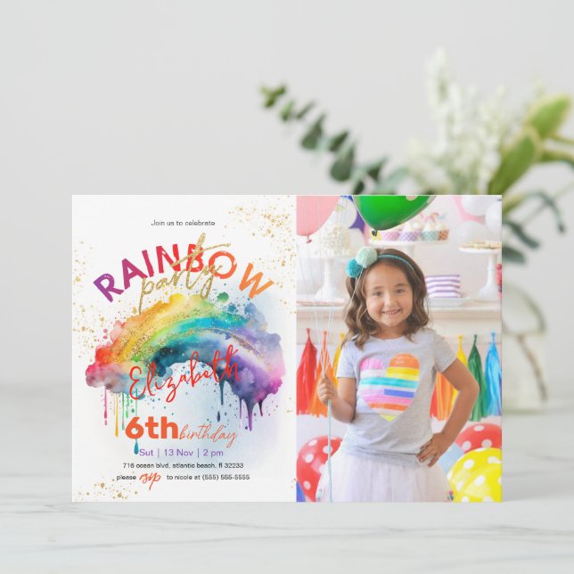 Invitación de cumpleaños de Rainbow Gold Watercolo (Anverso de pie)