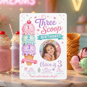 Invitación de cumpleaños de tres bolas con foto