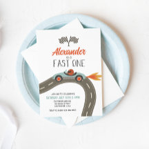 Invitación de cumpleaños de un coche de carrera az