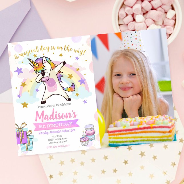 Invitación de cumpleaños de unicornio haciendo dab (Subido por el creador)
