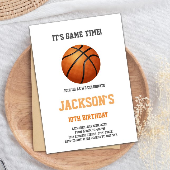 Invitación de cumpleaños del baloncesto minimalist (Basketball Ball White Invitations)