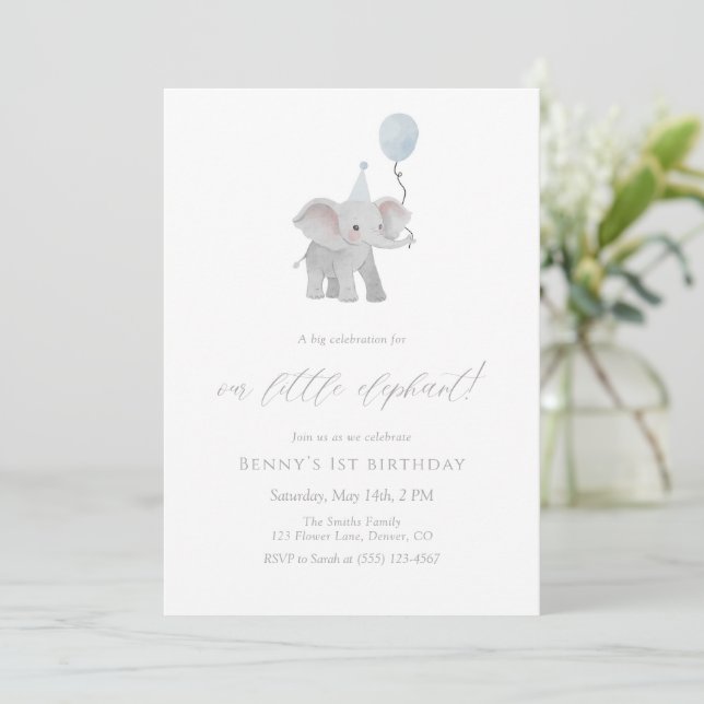 Invitación de cumpleaños del elefante azul acuarel (Anverso de pie)