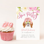 Invitación de cumpleaños del Fiesta de Spa Kids<br><div class="desc">Carta de invitación para la fiesta de cumpleaños de una niña pequeña que incluye un adorable ilustracion de un cachorro de Charles King Spaniels con una toalla en la cabeza y pepinos en los ojos. En la parte superior hay flores rosas y cremas. El texto dice "es un fiesta de...</div>