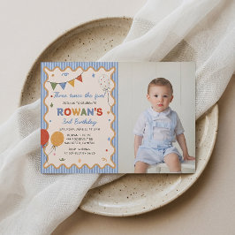 Invitación de cumpleaños divertida con franja colo