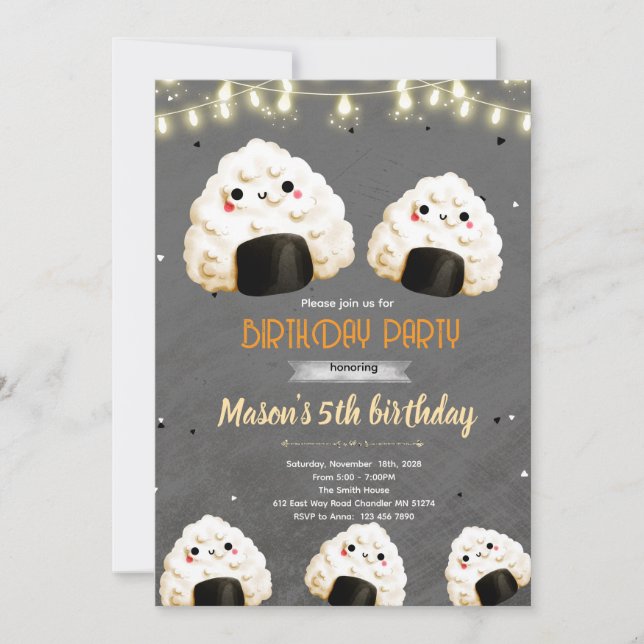Invitación de cumpleaños divertida de Onigiri (Anverso)