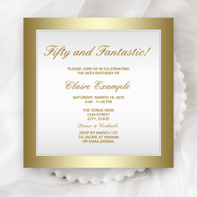 Invitación de cumpleaños elegante de oro blanco (Elegant white and gold birthday and event invitation with beautiful gold border. )