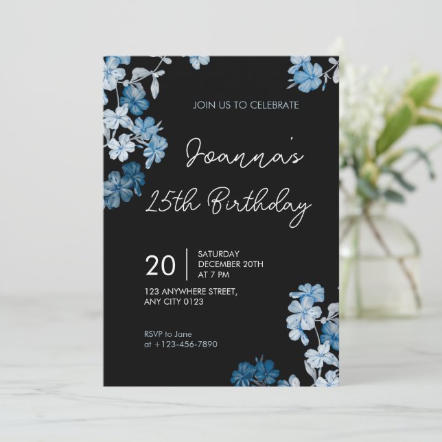 Invitación de cumpleaños floral azul elegante (Anverso de pie)