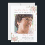 Invitación de cumpleaños floral femenina<br><div class="desc">Una invitación de cumpleaños moderna y minimalista. Nuestra colección de elegantes diseños de invitaciones de cumpleaños significa que usted puede garantizar que RSVP. Los suaves toques florales de color rosa pastel son sutiles para dejar pasar el brillo de la fotografía.</div>