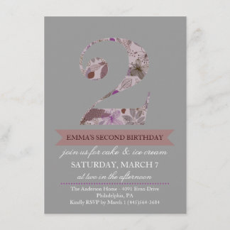 Invitación de cumpleaños floral gris y púrpura dos