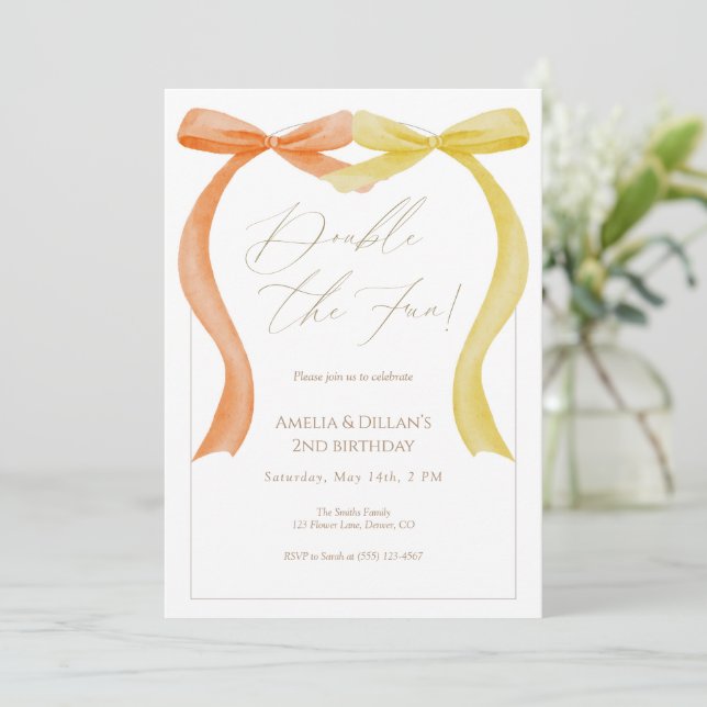 Invitación de cumpleaños gemelar Doble diversión a (Anverso de pie)