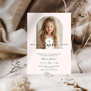 Invitación de cumpleaños infantil pastel rosa con