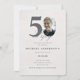 Invitación de cumpleaños minimalista para 50 años
