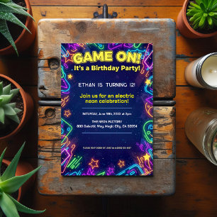 Invitación de cumpleaños Neon Glow