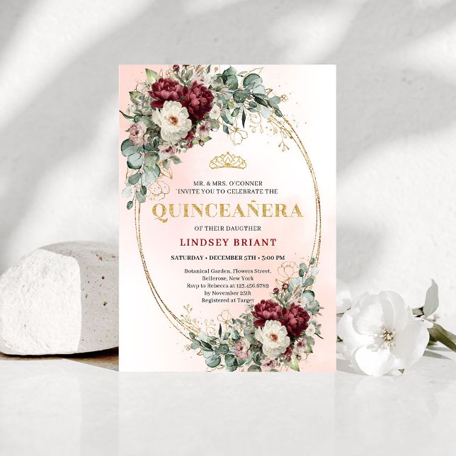 Invitación de cumpleaños número 15 de peonías de B (Elegant Burgundy Peonies Gold 15th Birthday Invitation)