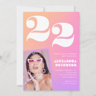 Invitación de cumpleaños número 22 con gradiente r