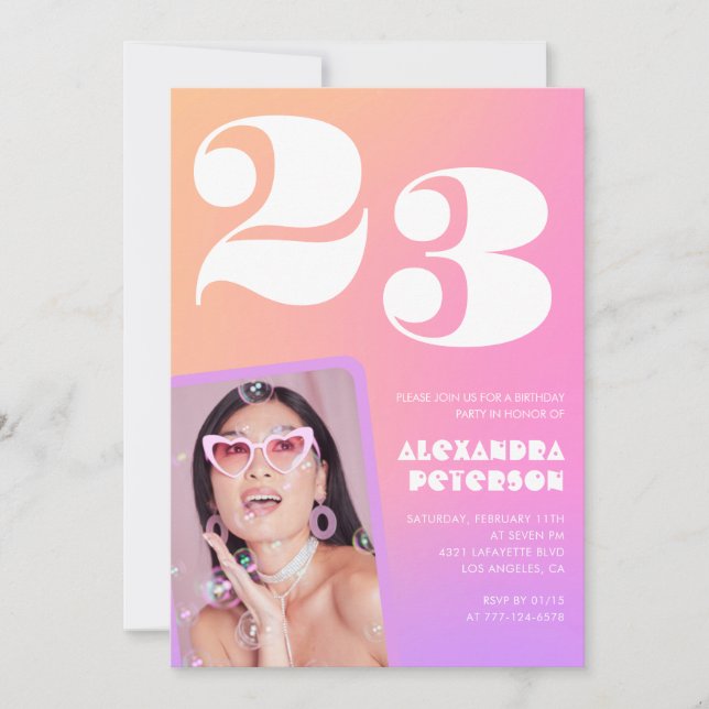 Invitación de cumpleaños número 23 con gradiente r (Anverso)