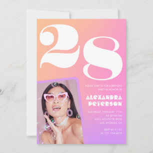 Invitación de cumpleaños número 28 con gradiente r