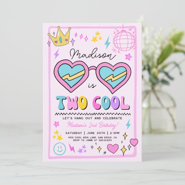 Invitación de cumpleaños número 2 con gafas de sol (Anverso de pie)
